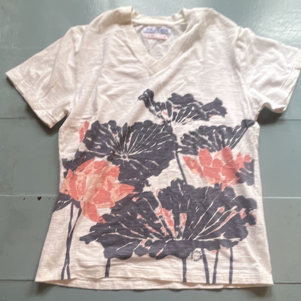 Tokyo Local Bazaar White Cotton V-Neck Floral Print T-Shirt Short Sleeve Size S